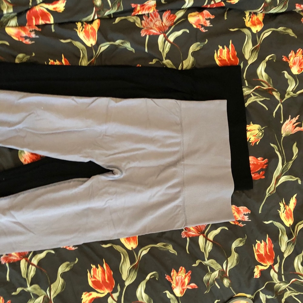 Gymshark leggings -> black and lilac 🏋🏻‍♀️